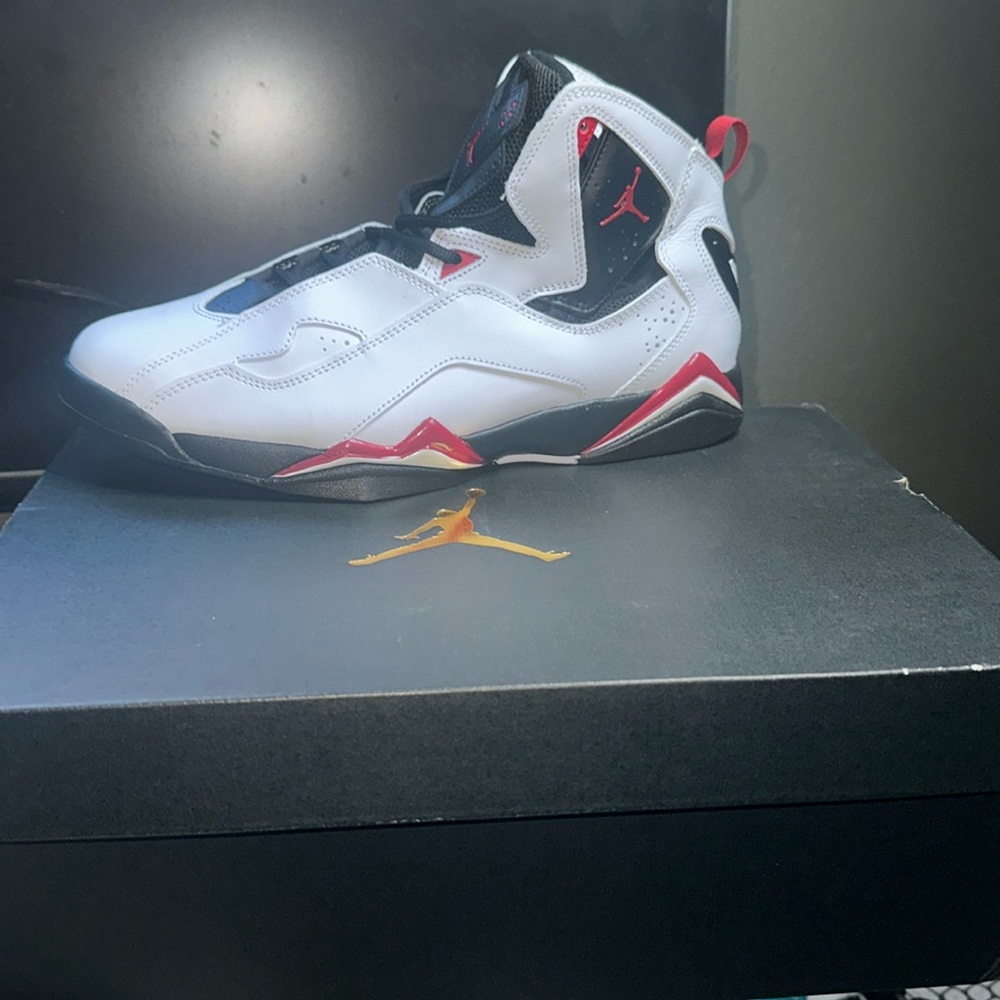 NEW! Size 11.5 Jordan True Flight white/varsity red-black blanc / noir / varsity
